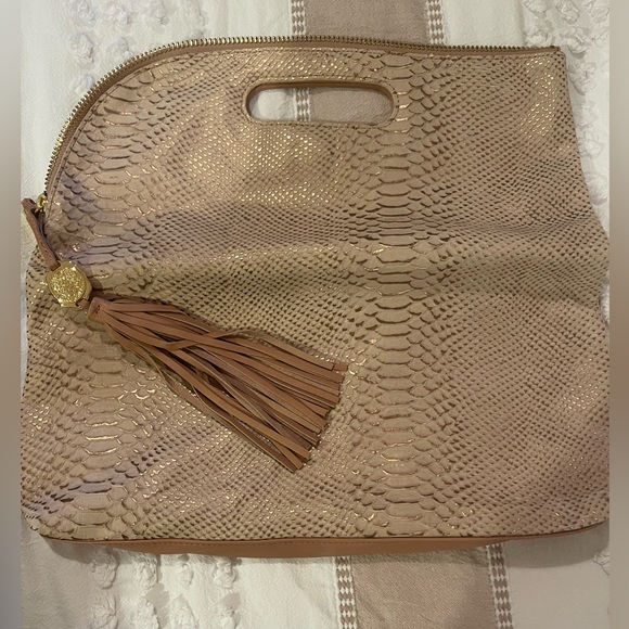 Vince Camuto folding clutch/purse - Picture 2 of 7